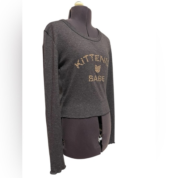 Kittenish Babe Gray Crop Top with Leopard Print Graphic Size S - Picture 3 of 11